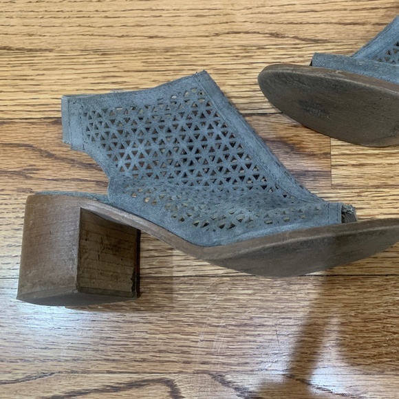 Steve Madden Shoes - Adorable Gently Used Steve Madden Mesh Sandals